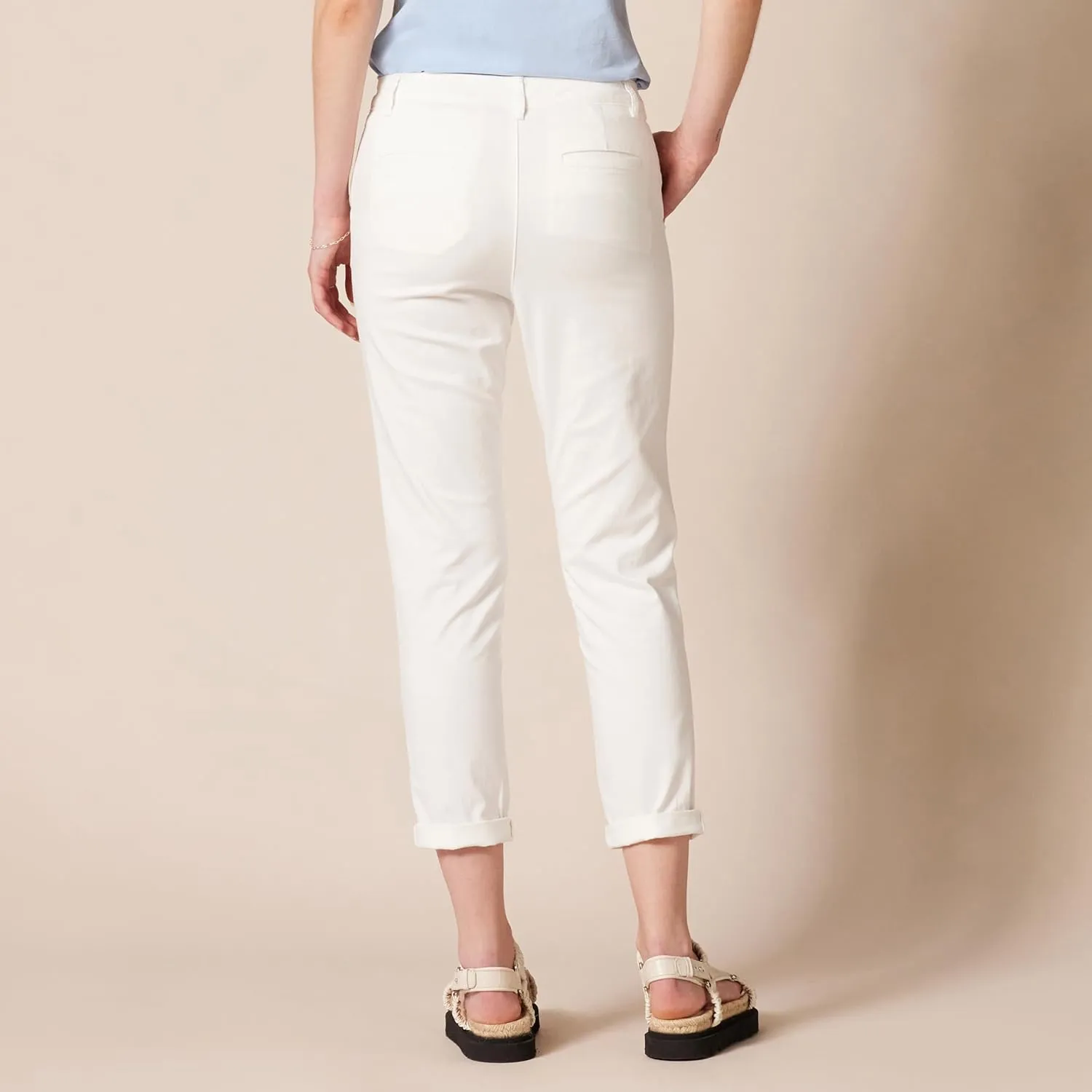 Amazon Essentials Women's Mid-Rise Slim-Fit Stretchy Cropped Tapered Leg Khaki Dress Pants (Available in Plus Size)