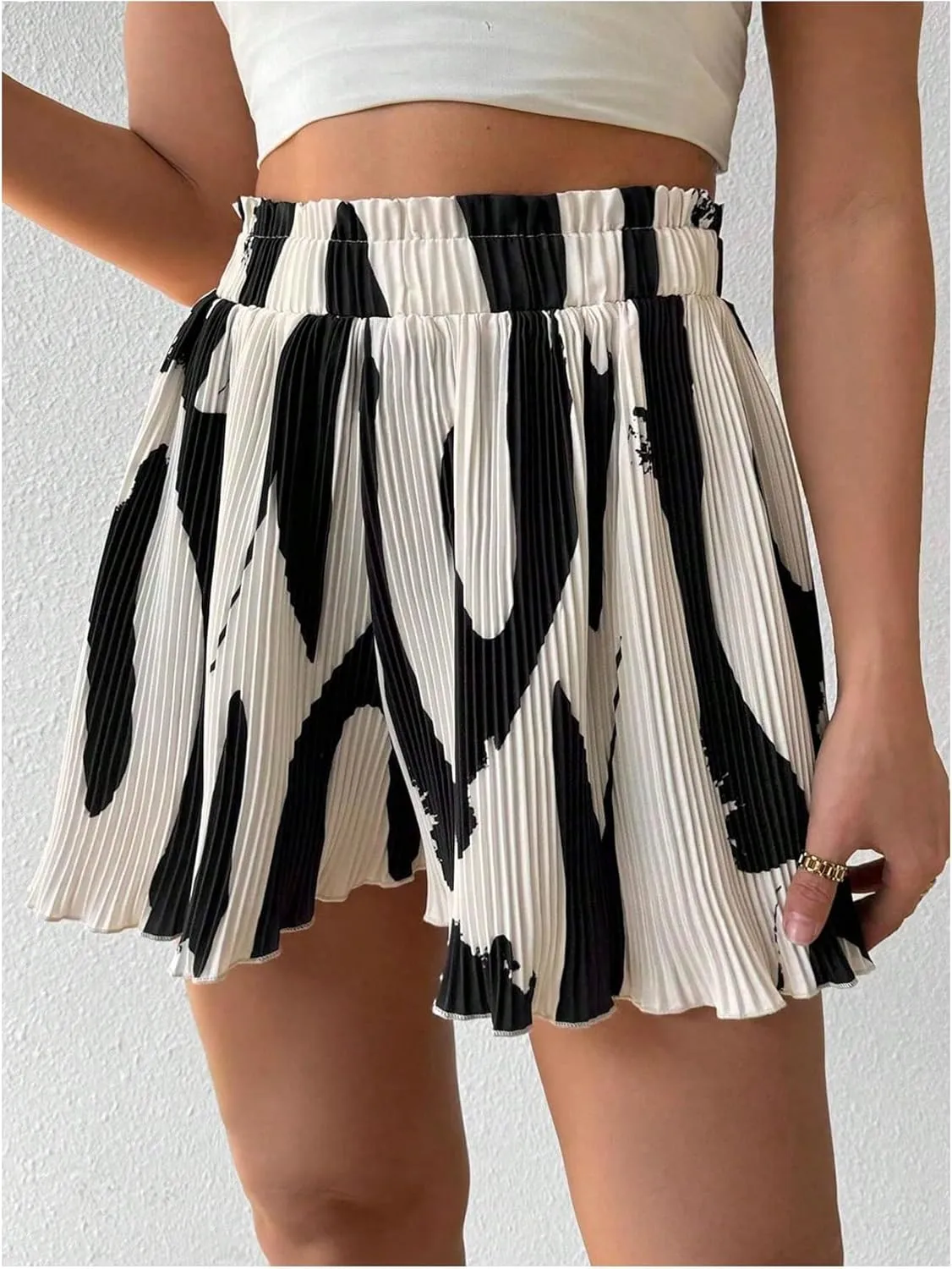 Floerns Women's Lettuce Trim Flowy Shorts Allover Print Elastic High Waist Wide Leg Shorts
