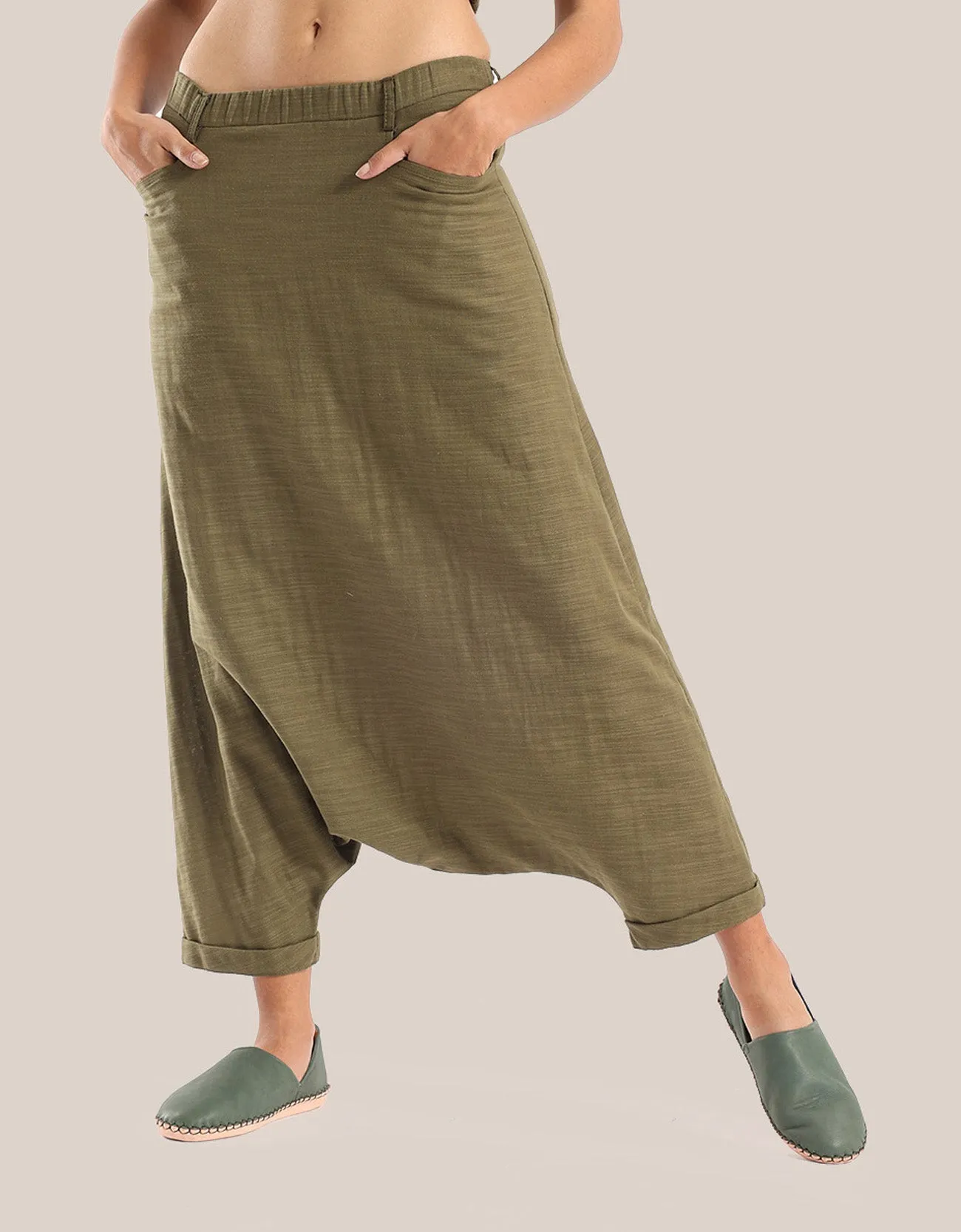 Harem pants with elastic waistline