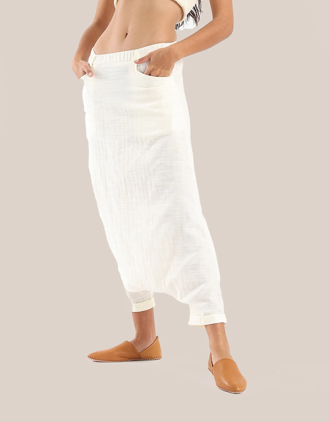 Harem pants with elastic waistline