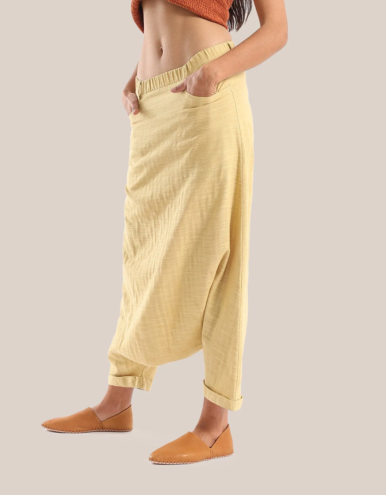 Harem pants with elastic waistline
